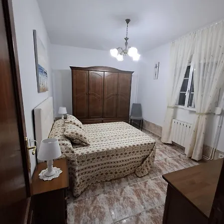 Casa vacanze Entire House In Boiro, 5 Minutes From The *